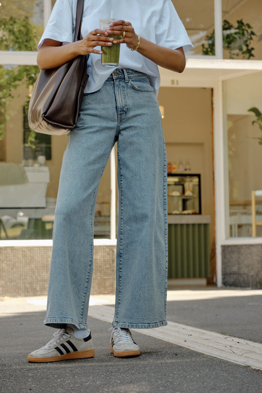 Core Wide Leg Jean