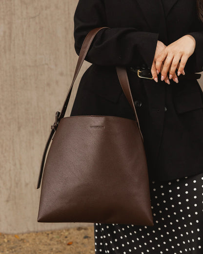 The Peyton Shoulder Bag | Chocolate