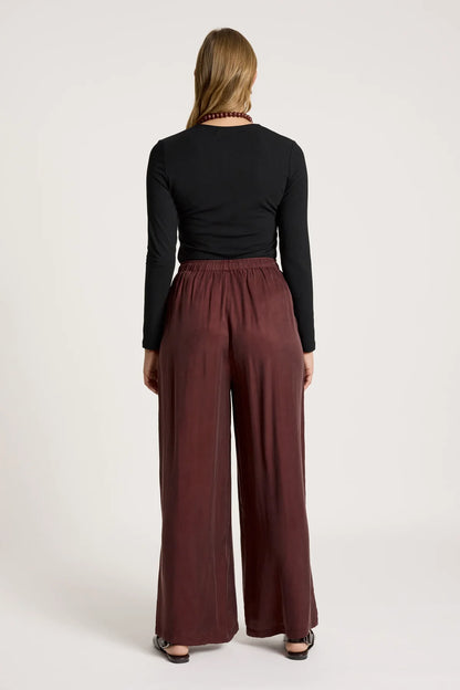 Calista Pant | Mahogany