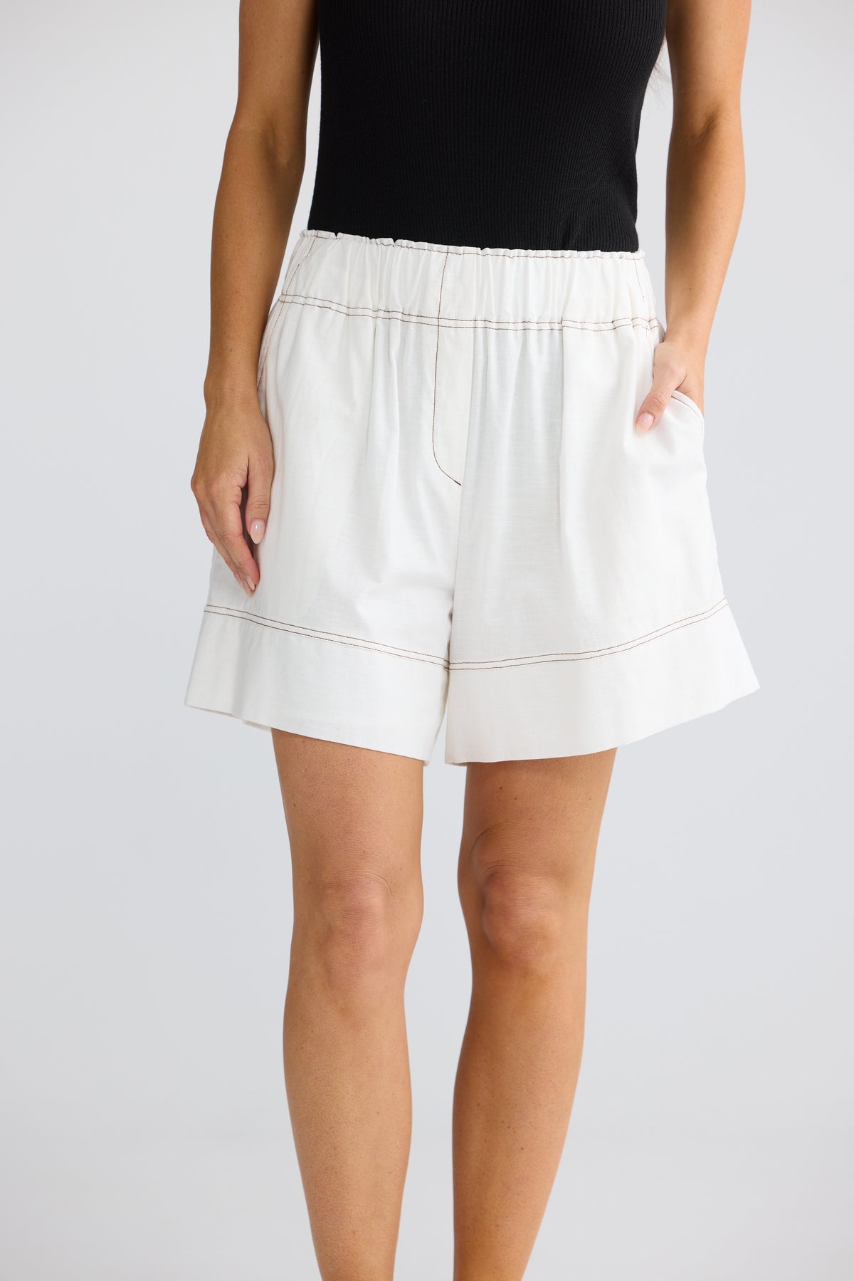 Esplanade Short | Porcelain