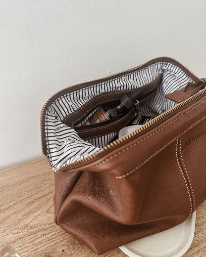 Albie Saddle Toiletry Case