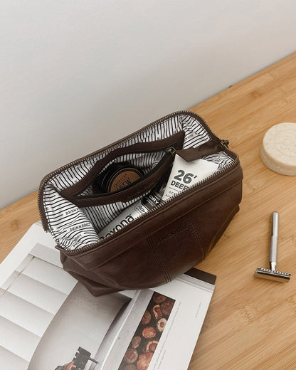 Albie Saddle Toiletry Case
