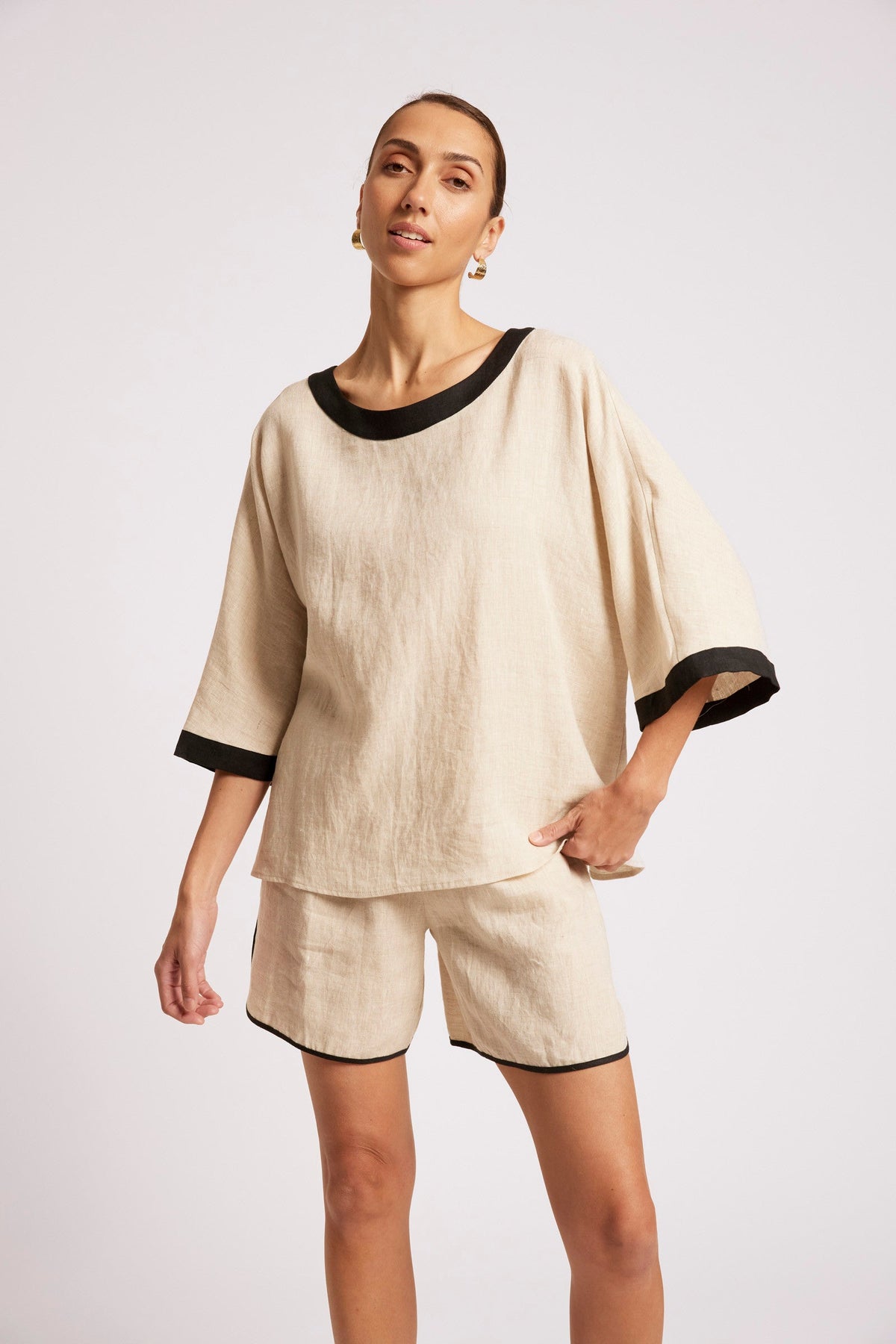 Maris Relaxed Splice Top | Tusk/ Black