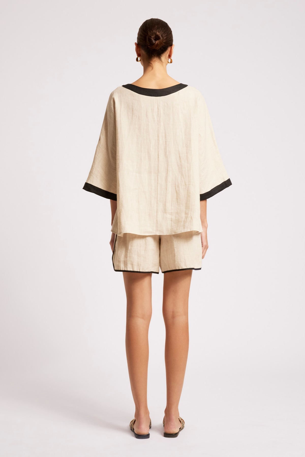 Maris Relaxed Splice Top | Tusk/ Black
